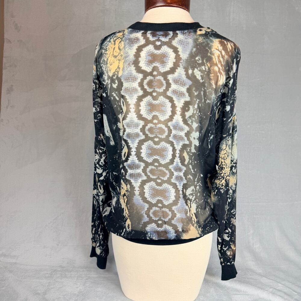 Cabi Woman Med Blouse Sheer Chiffon Python Print Ribbed Bottom - Picture 2 of 11